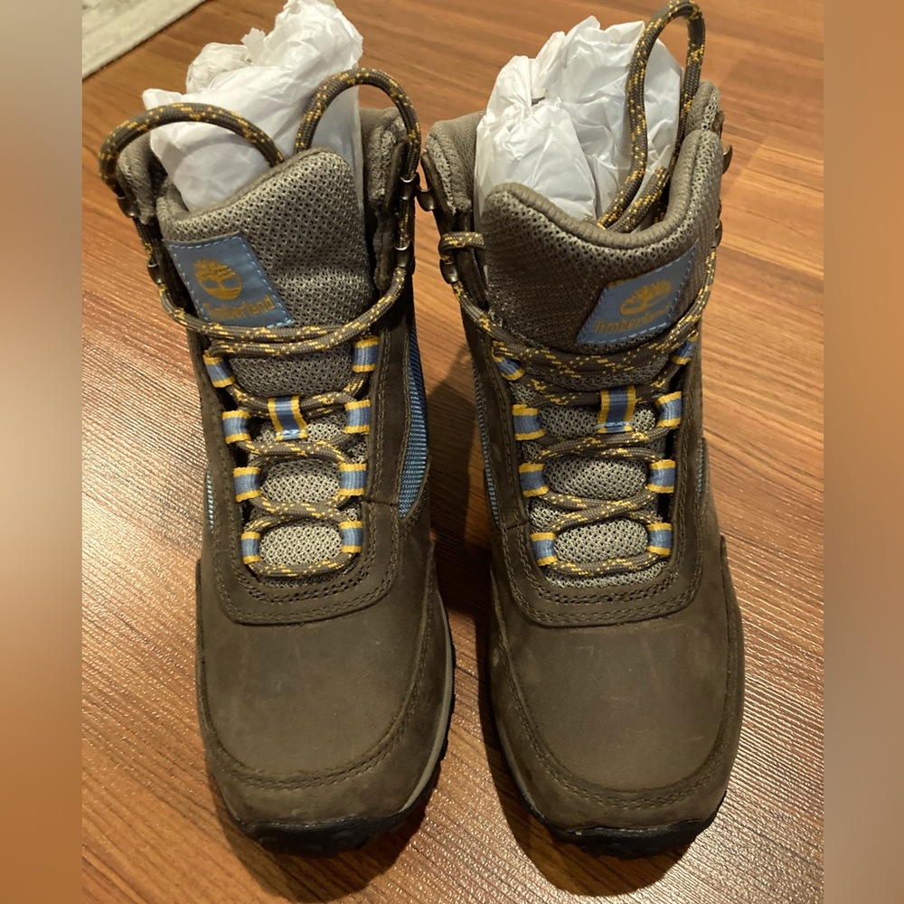 Brand New Timberland hiking boots size 6.5